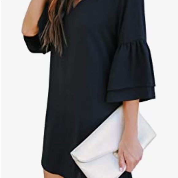 Black V-Neck Bell Sleeve Shift Dress - Picture 3 of 10